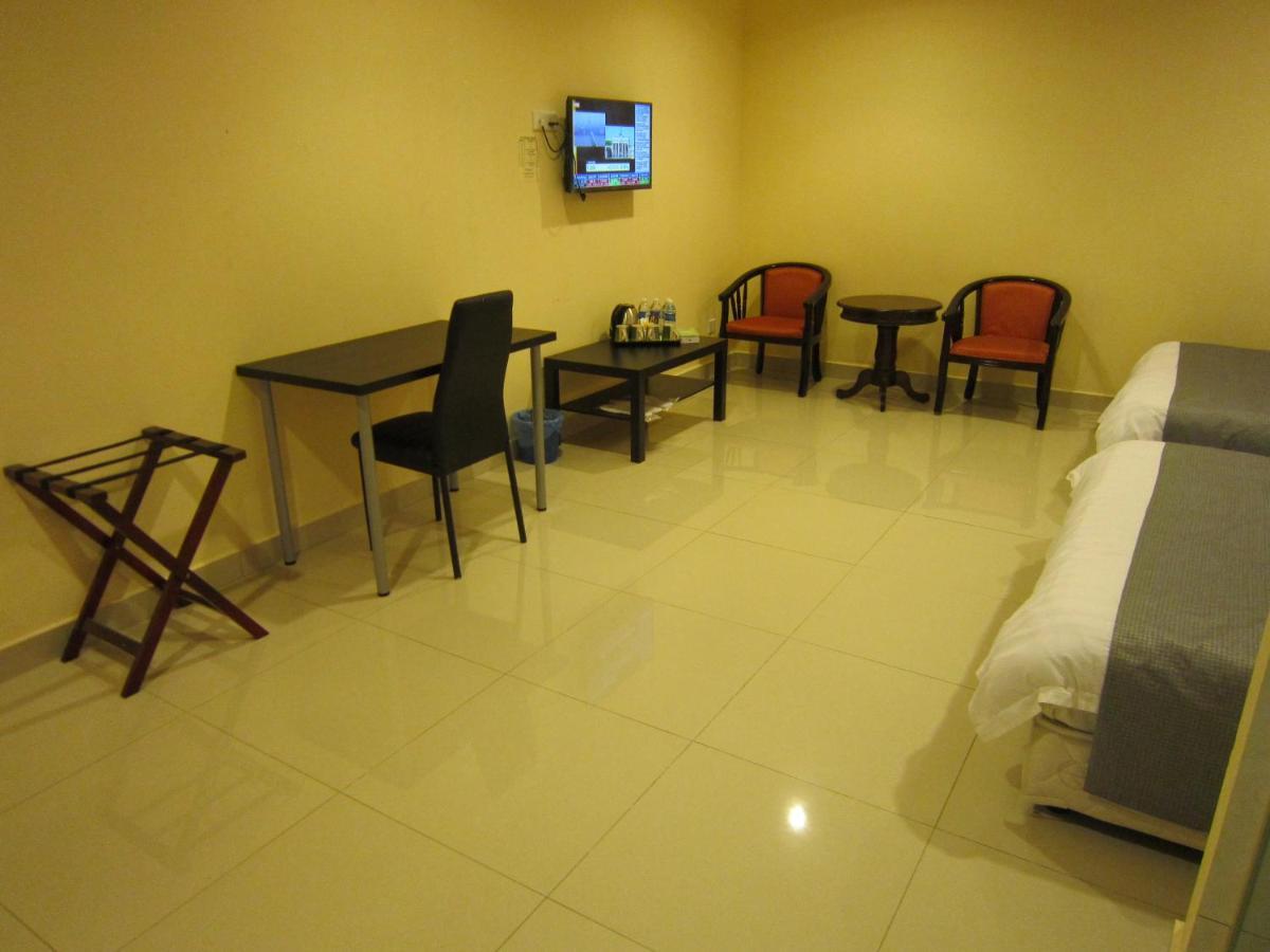 Oyo 151 Twin Hotel Куала-Лумпур Экстерьер фото