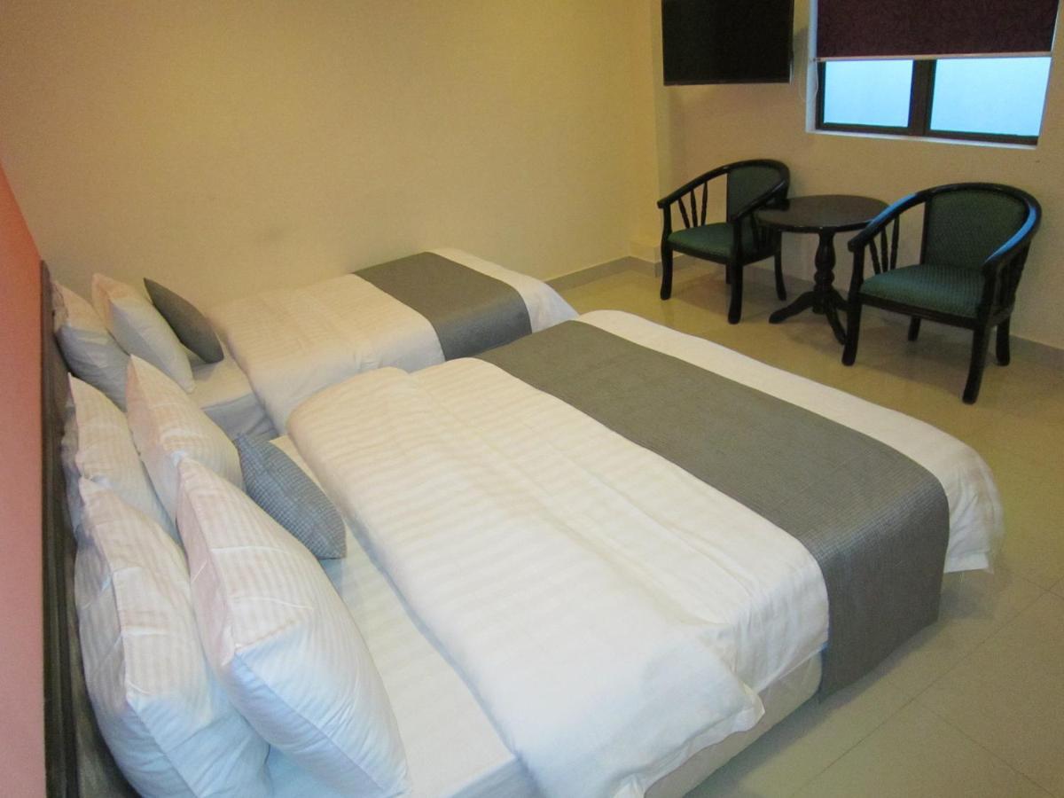 Oyo 151 Twin Hotel Куала-Лумпур Экстерьер фото