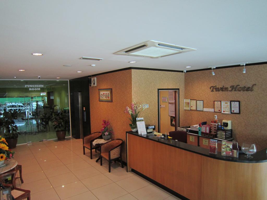 Oyo 151 Twin Hotel Куала-Лумпур Экстерьер фото