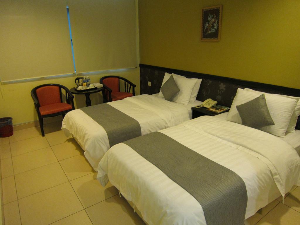 Oyo 151 Twin Hotel Куала-Лумпур Экстерьер фото
