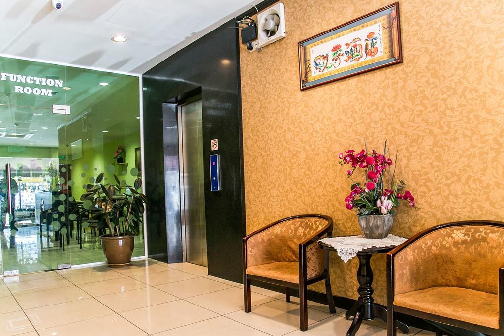 Oyo 151 Twin Hotel Куала-Лумпур Экстерьер фото